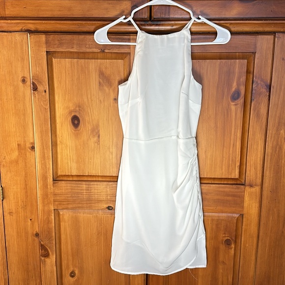 NWT Storia Women’s White High Neck Mini Dress - Picture 2 of 3